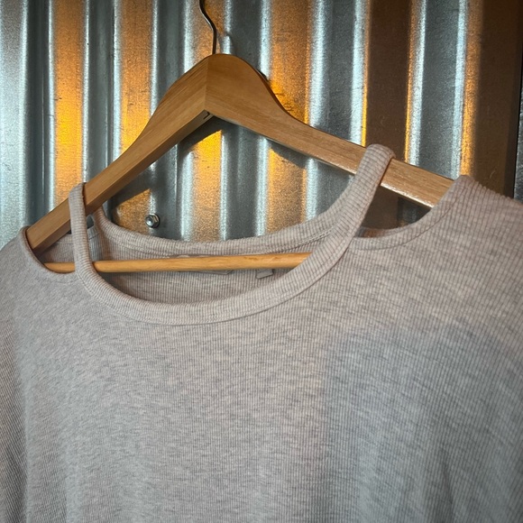 Athleta Casual Gray Women's Top - Picture 11 of 11